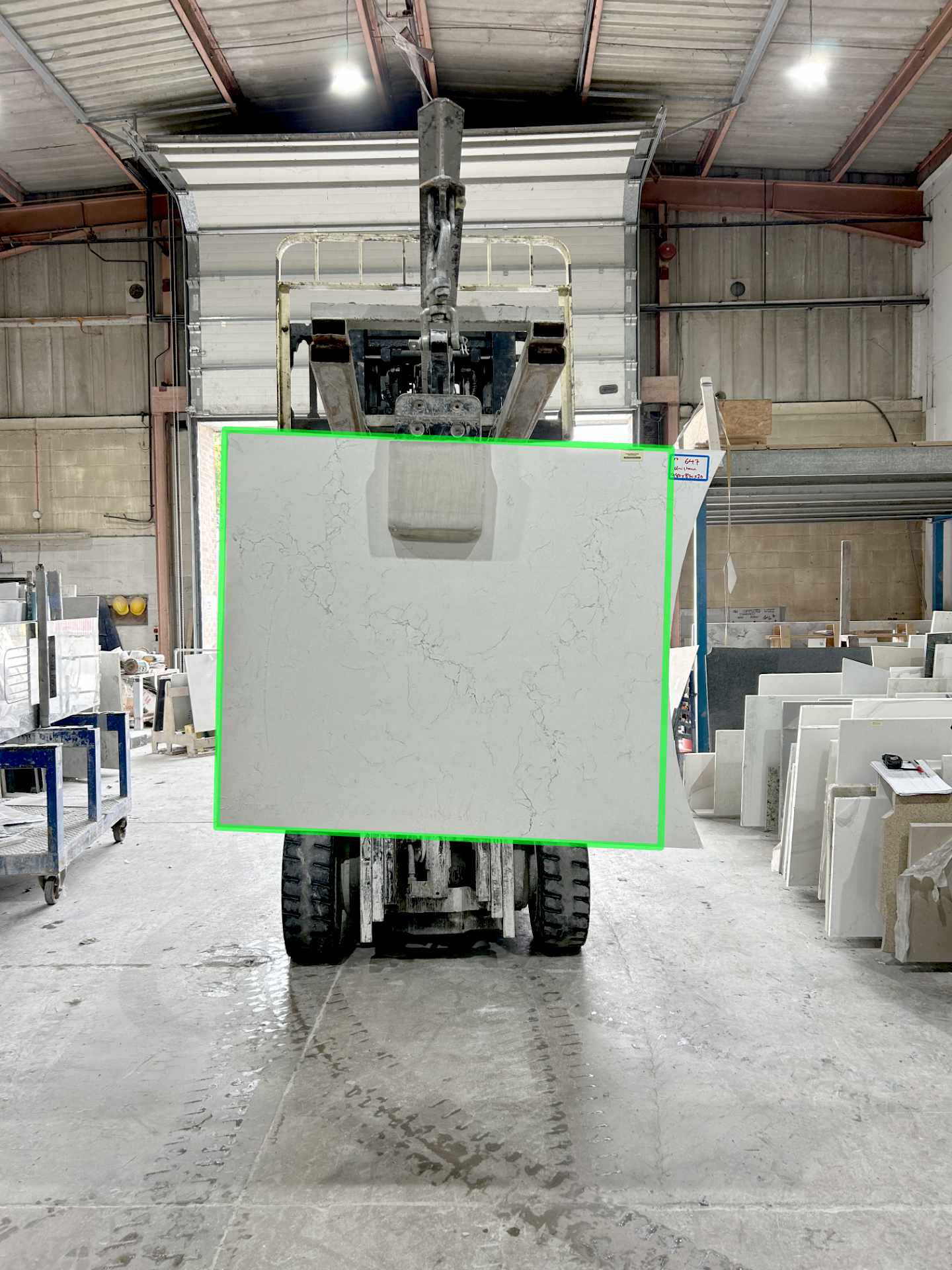 647 Carrara Misterio Uni Worktop Offcut - 980x870x20mm