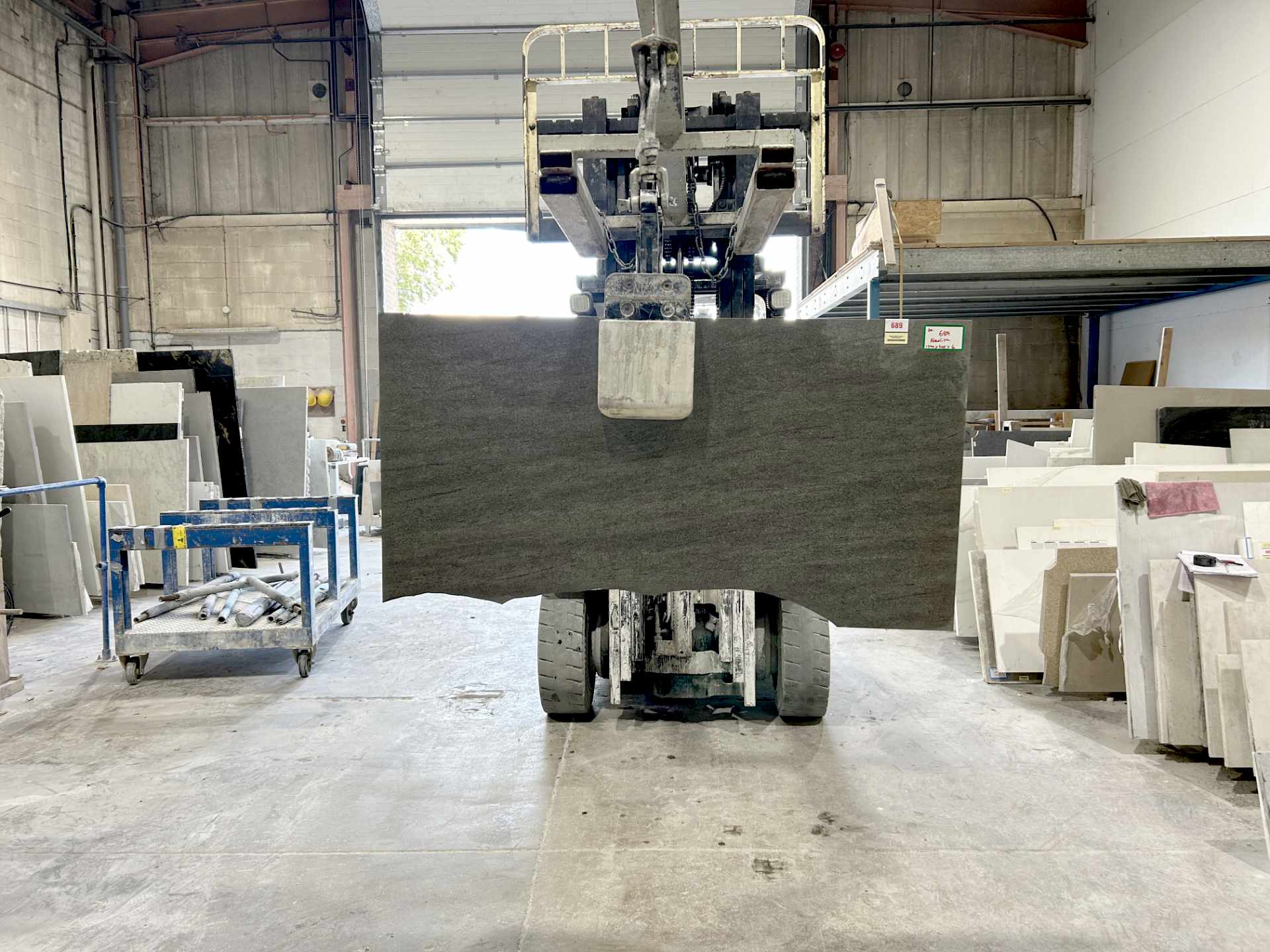 689 Basalt Grey Neo Worktop Offcut - 1290x580x6mm
